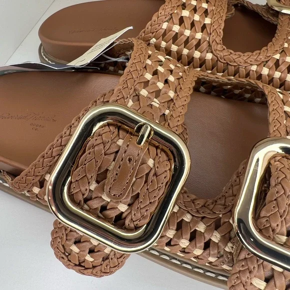 Universal Thread Collin Sandals 8.5 - Picture 3 of 5